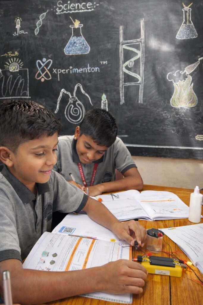 Children exploring science concepts through curiosity-driven learning