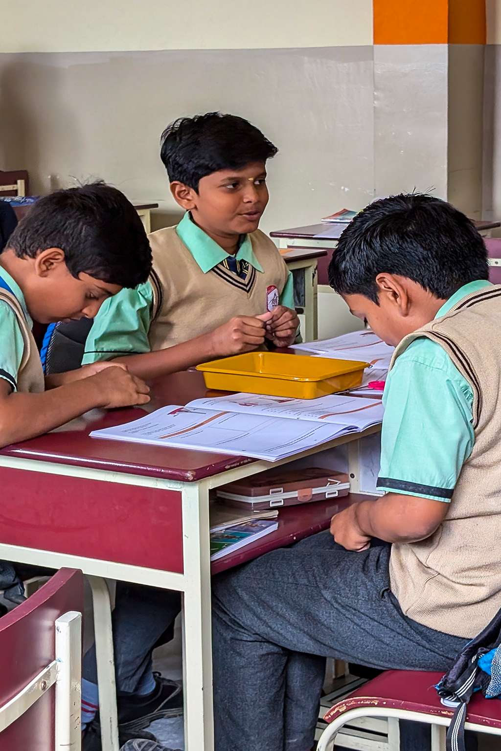 Science in Action lab-in-classroom – students exploring science concepts
